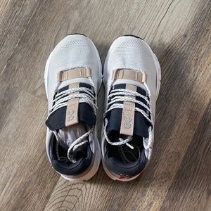 Sand white and black brand new on cloud novas without box